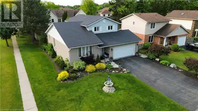 Remarks Public: Remarks Public: Well maintained home close to schools, parks and shopping! Located i...
