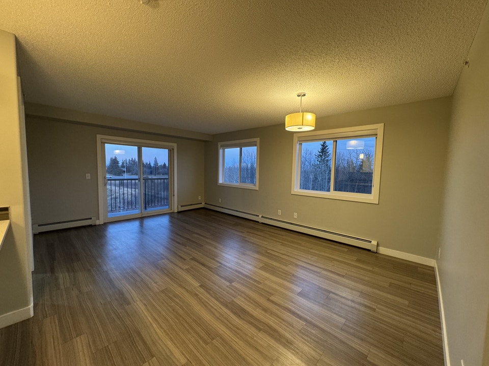 3 Bedroom 2 Bath - HEAT INCLUDED starting at $1895 3