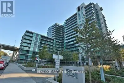 Right In The Heart Of Downtown! Walking Distance From The Acc, Cn Tower, King West Hot Spots And Ttc...