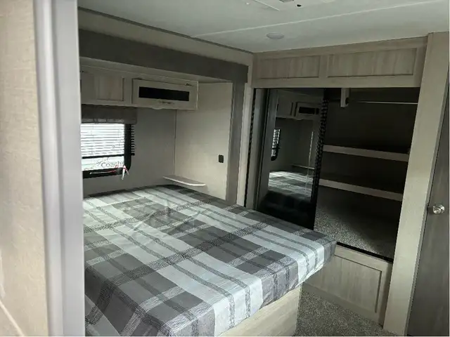 2023 Catalina 343BHTS in Travel Trailers & Campers in Sudbury - Image 8