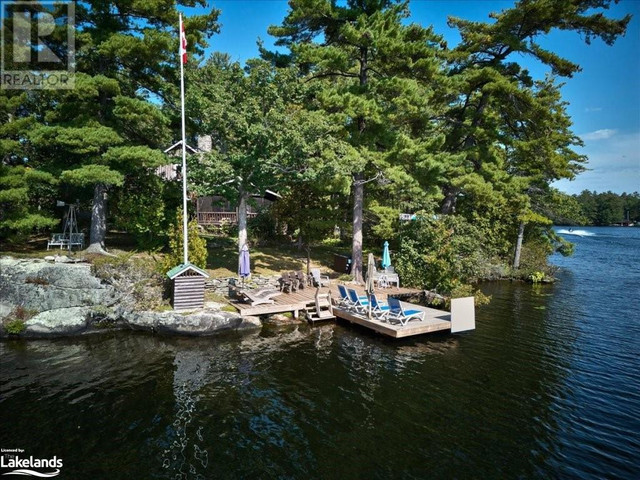 2 ISLAND 370 SEVERN RIVER Shore Georgian Bay Twp, Ontario in Houses for Sale in Muskoka