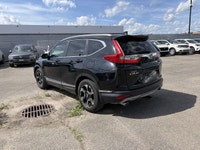 Le Honda CR-V Touring 2018 est un VUS compact haut de gamme reconnu pour sa fiabilité, son confort e... (image 9)