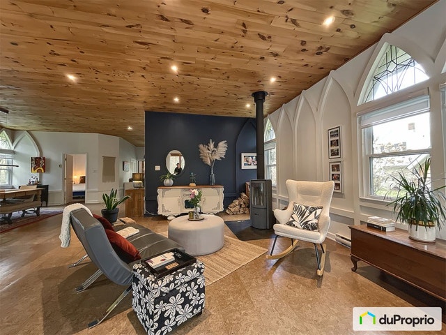 $625,000 - Bungalow for sale in Sutton — photo 1