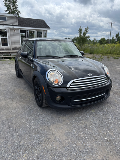 VARS AUTO SALES LTD 6175 Rockdale Rd Vars ON K0A3H0 Safety Inspection Included! Clean Carfax provide...