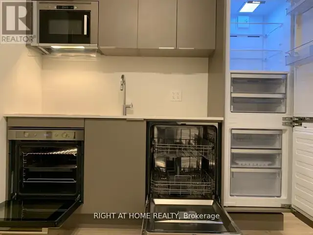 1416W - 27 BATHURST STREET Toronto (Waterfront Communities), Ont in Long Term Rentals in City of Toronto - Image 7