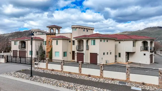 4 7373 Brooks Lane | Turnkey home in a lakefront community in Houses for Sale in Vernon - Image 3