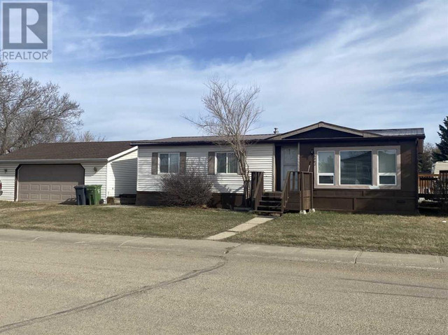 6402 51 Street Ponoka, Alberta in Houses for Sale in Edmonton