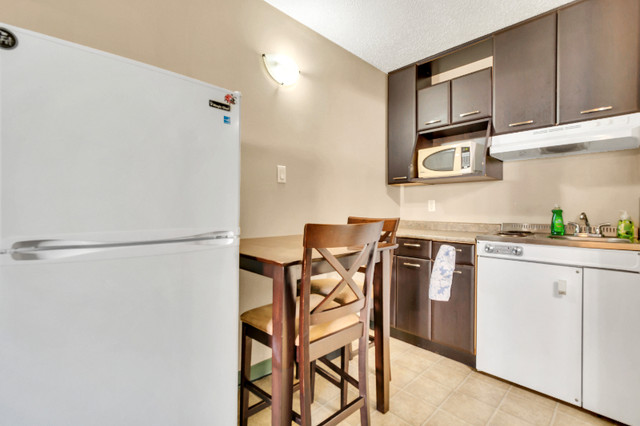 RENT-FURNISHED-ALL INCLUDED IN G.P.-Bachelor Suites & More in Room Rentals & Roommates in Grande Prairie - Image 2