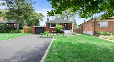 Price: $1,099,900 / $4,173/mo Welcome to this beautifully updated detached bungalow in the highly de...