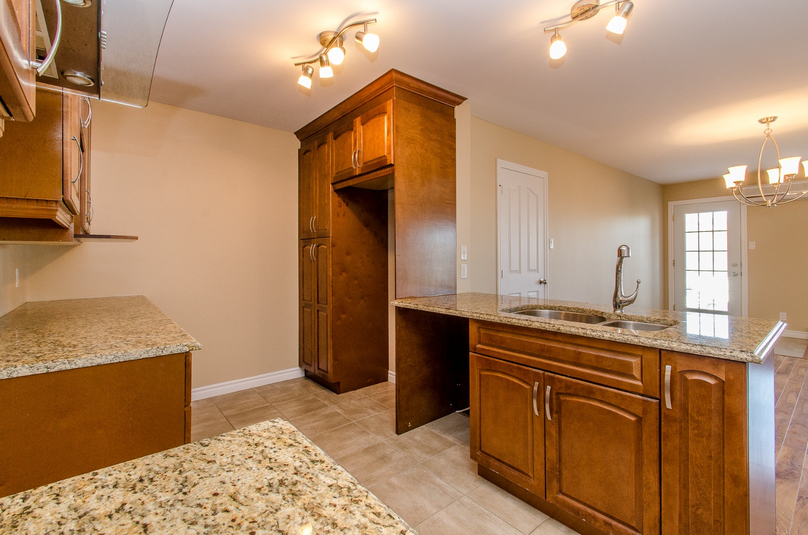 1395 Rue Brûlotte — photo 3