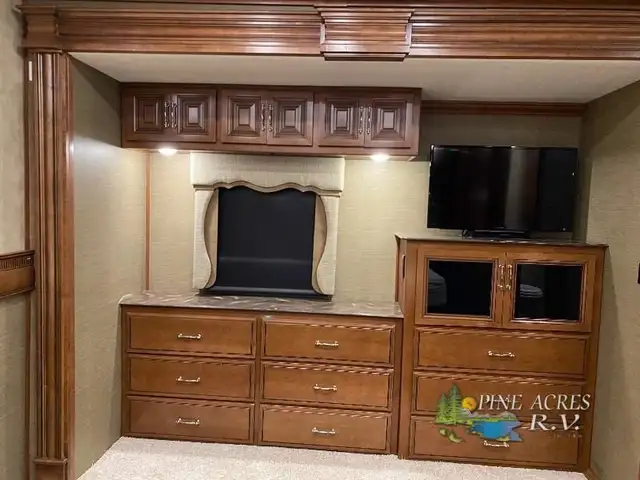 2015 Fleetwood RV Providence 42M only 027,446 Miles in RVs & Motorhomes in Moncton - Image 30