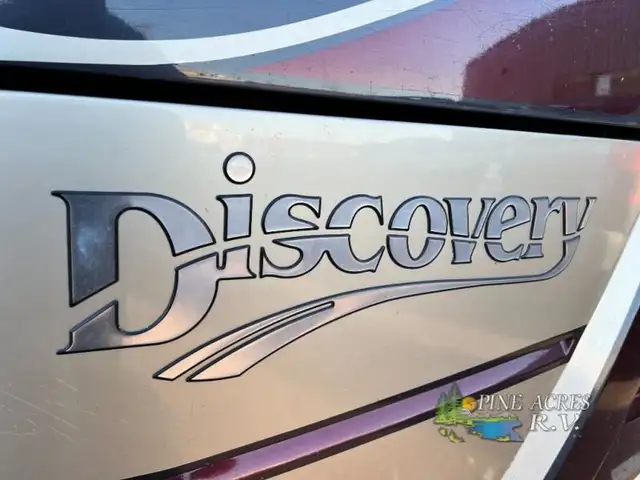 2013 Fleetwood RV Discovery 40X Diesel 057,684 Miles in RVs & Motorhomes in Moncton - Image 9