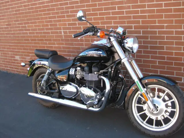 2009 TRIUMPH AMERICA in Street, Cruisers & Choppers in City of Toronto - Image 3