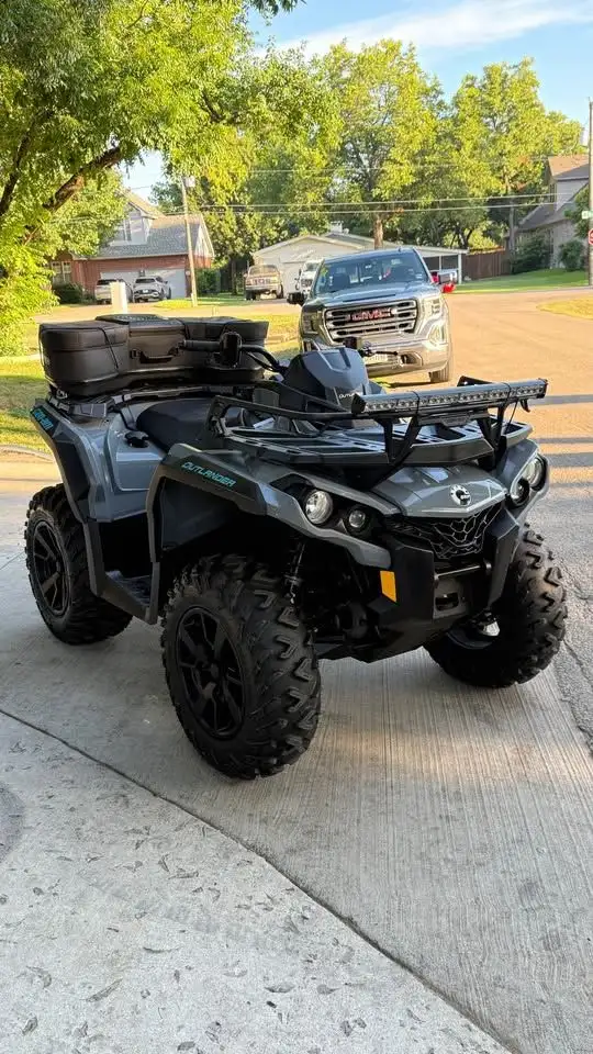2022 CAN-AM OUTLANDER 850 DPS 4X4 - BLACK in ATVs in Delta/Surrey/Langley - Image 3