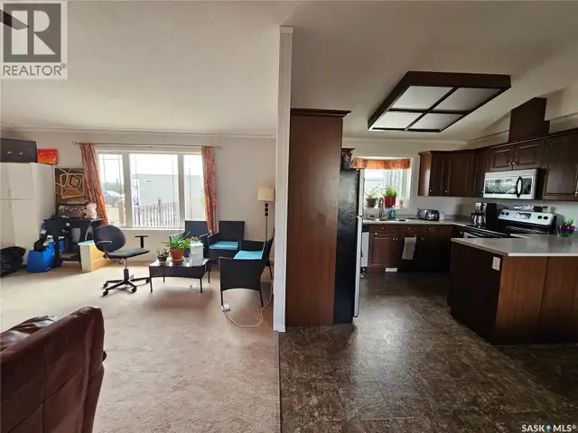 10 Four Seasons Trailer COURT Shaunavon, Saskatchewan in Houses for Sale in Swift Current - Image 8