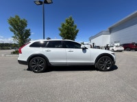 Recent Arrival! 2018 Volvo V90 Cross Country T6 AWD Crystal White Pearl Metallic 2.0L I4 Supercharge... (image 6)