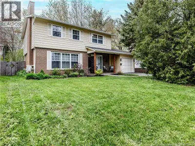 FAMILY-FRIENDLY 5 MINUTES TO MULTIPLE SCHOOLS. Welcome to 58 Briarwood Crescent, Moncton. Situated i...
