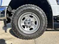ENGINE: 6.8L 2V DEVCT NA PFI V8 GAS (STD),Locking/Limited Slip Differential,Four Wheel Drive,Power S... (image 2)