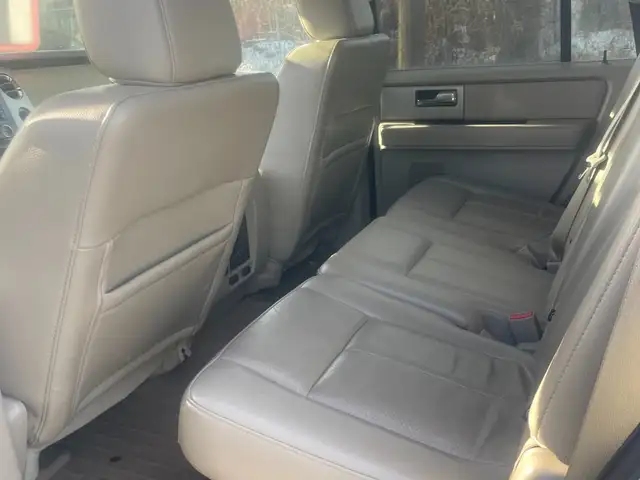 2012 Ford Expedition Limited in Cars & Trucks in Hamilton - Image 10