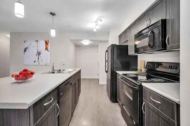 3 Bedroom Townhouse - 700 Gladmer Pk. in Long Term Rentals in Regina - Image 17