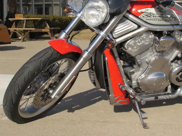 2007 Harley-Davidson VRSCX Screamin' Eagle V-Rod in Street, Cruisers & Choppers in Leamington - Image 18