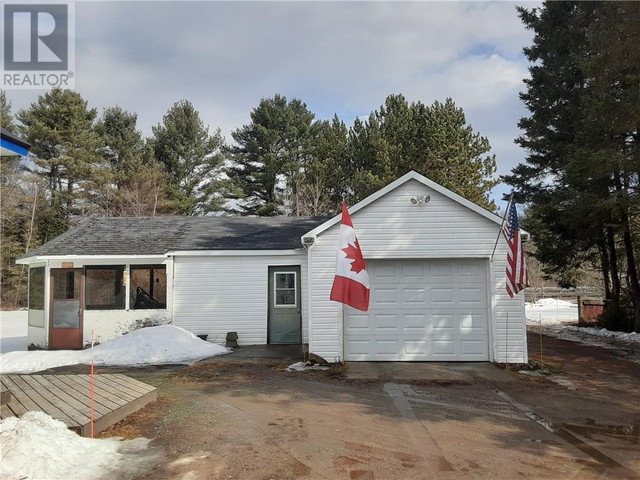 34472 HIGHWAY 17 HIGHWAY Laurentian Hills, Ontario in Houses for Sale in Petawawa - Image 3