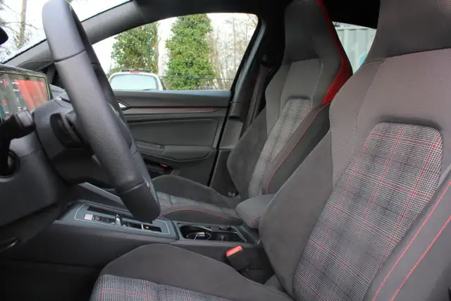 2022 Volkswagen Golf GTI Autobahn Auto for sale in Cars & Trucks in Comox / Courtenay / Cumberland - Image 10