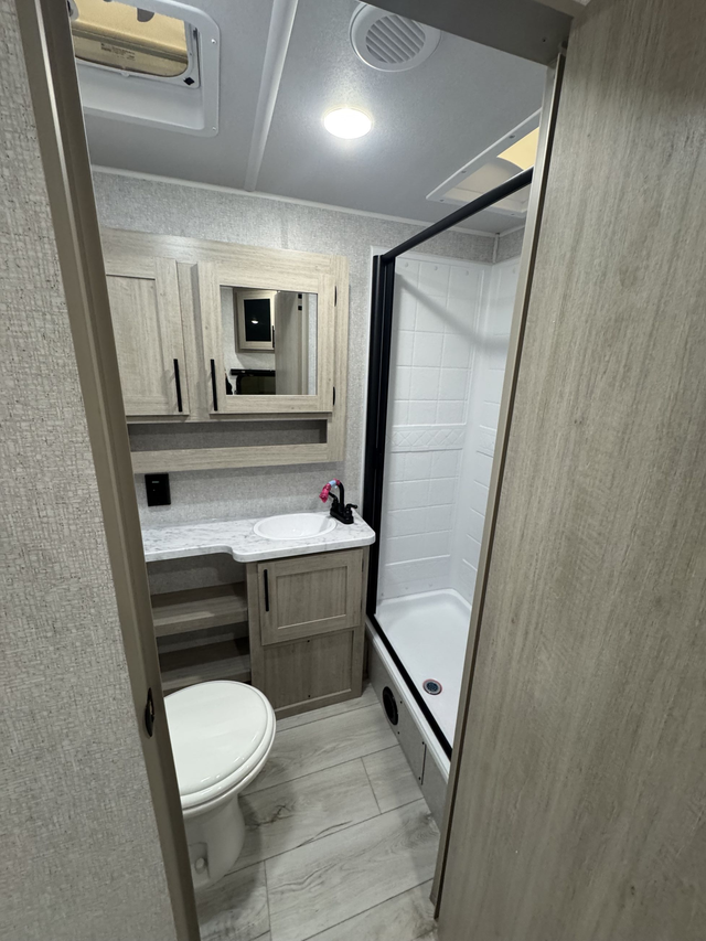 2026 FOREST RIVER DELLA TERRA 221ML in Travel Trailers & Campers in Regina - Image 5