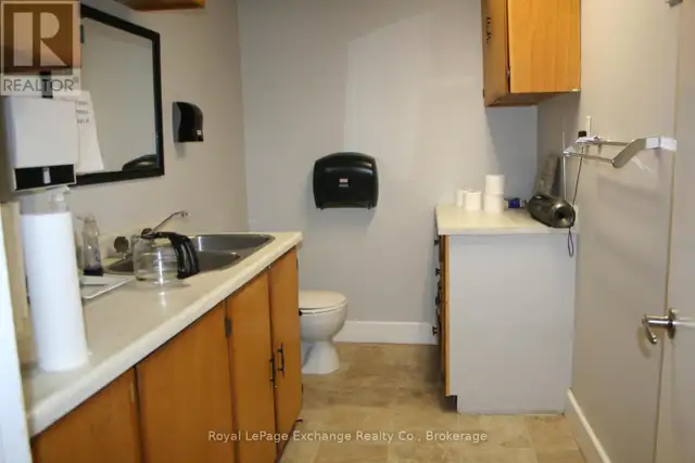 756 QUEEN W Kincardine, Ontario in Commercial & Office Space for Sale in Owen Sound - Image 5