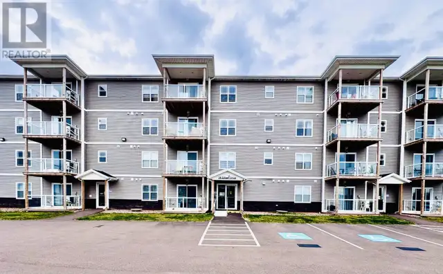 305 24 Gilbert Drive East Royalty, Prince Edward Island in Houses for Sale in Charlottetown - Image 7