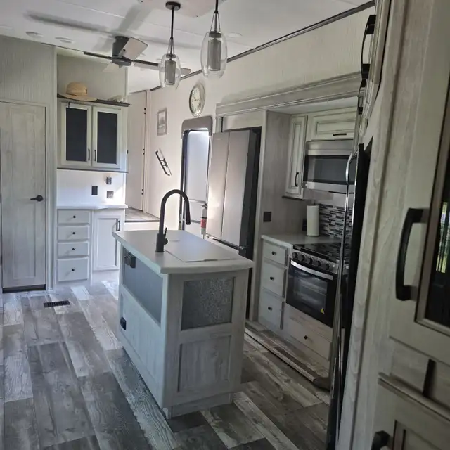 2023 SIERRA 3440BH-LUXURIOUS 2 BEDROOM LOFT,1.5 BATH,FINANCING! in Travel Trailers & Campers in Ottawa - Image 24