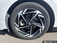 Imagine every journey bathed in natural light and backed by intelligent design. This 2025 Hyundai So... (image 8)