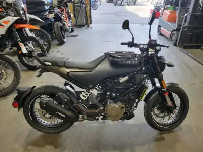 This bike is in excellent condition! Well maintained and extra clean! Entirely stock. An Ontario saf...