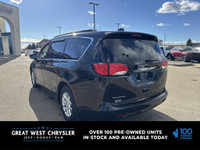 This Chrysler Pacifica delivers a Regular Unleaded V-6 3.6 L/220 engine powering this Automatic tran... (image 4)