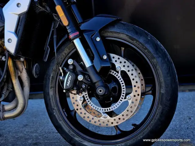 2024 Triumph Trident 660 Sapphire Black in Street, Cruisers & Choppers in Oshawa / Durham Region - Image 12