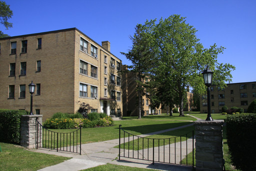 1 Bedroom Apartment for Rent in Etobicoke Kingsway Neighbourhood in Long Term Rentals in City of Toronto