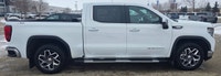 Welcome to Capital GMC! Looking for more luxury in the All New GMC Sierra? This 4WD White Sierra SLT... (image 5)