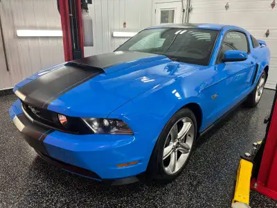 Ford Mustang GT 2011, seulement 24 500KM, moteur 5.0 litres Coyote, transmission automatique, plus d...