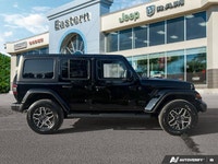 This Jeep Wrangler has a durable Regular Unleaded V-6 3.6 L/220 engine powering this Automatic trans... (image 5)