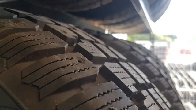 Pneus d’hiver de bonne qualité à des prix ridiculement bas! in Tires & Rims in Lévis - Image 9