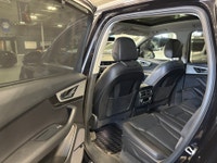 **MONTH-END SPECIAL!** TURBO POWERED, QUATTRO AWD, 7 PASSENGER SEATING, PANORAMIC ROOF, MULTICOLOUR... (image 6)