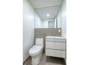 Renovated Akelius studio apartment for rent. Located near Mont-Royal in the Plateau Mont-Royal neigh... (image 5)