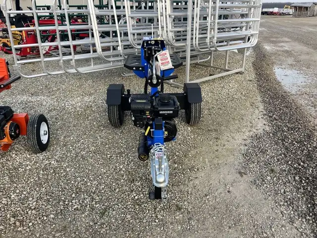  Wallenstein WXT20V  Wood Splitter in Farming Equipment in Owen Sound - Image 3