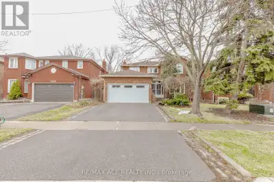 Experience The Epitome Of Elegance and Comfort In This stunning 4+1 Bedroom Residence Nestled In The...