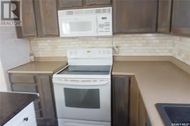 67 Sunrise ESTATES Assiniboia, Saskatchewan in Houses for Sale in Moose Jaw - Image 6