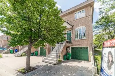 Price: $799,000/ $3,031/mo Beautiful Town-House In The Heart Of Mississauga, Huge Primary Bedroom W/...