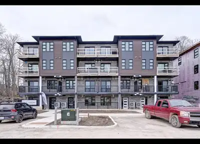 A15- New and Modern 3 Bedroom 2.5 Bathroom Upper-Level Condo