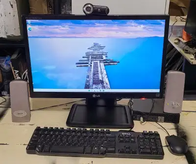 Dell Desktop Optiplex 7050, View more