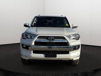 Experience the uncompromising durability of a true body-on-frame legend, featuring standard 4WD, LED... (image 5)