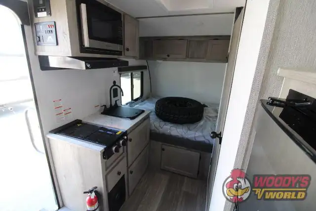 2027 SUNSET PARK RV SUNRAY 149 in Travel Trailers & Campers in Abbotsford - Image 14